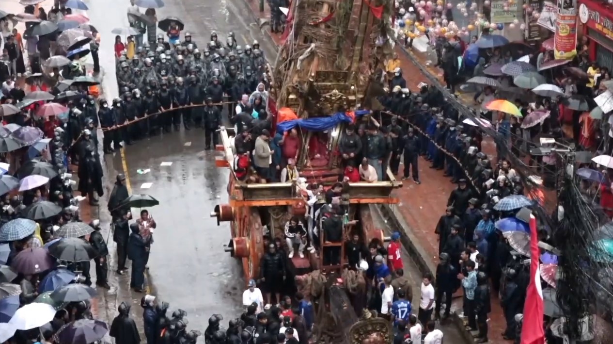 रातो मच्छिन्द्रनाथ रथजात्राअन्तर्गत नरिवल खसाल्ने जात्रा सम्पन्न