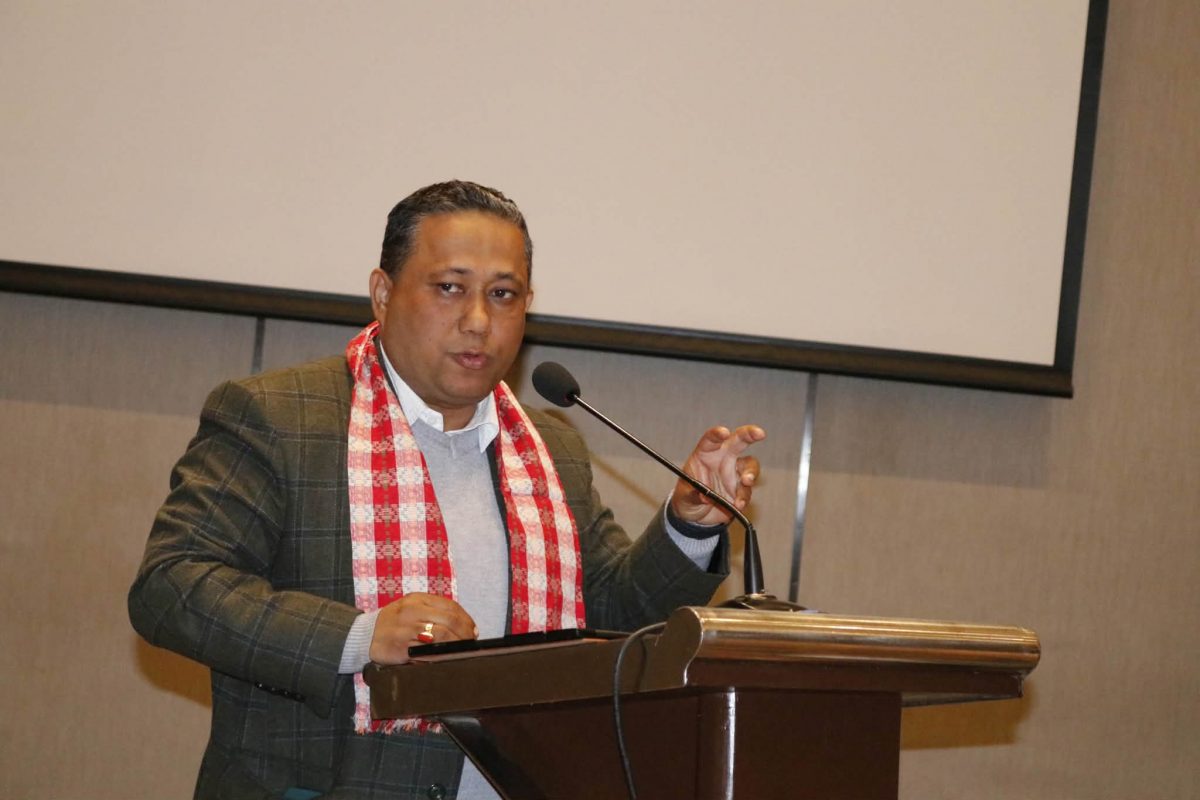 परराष्ट्रमन्त्री खनालको सम्पत्तिः छ कम्पनीमा लगानी, २२ तोला सुन