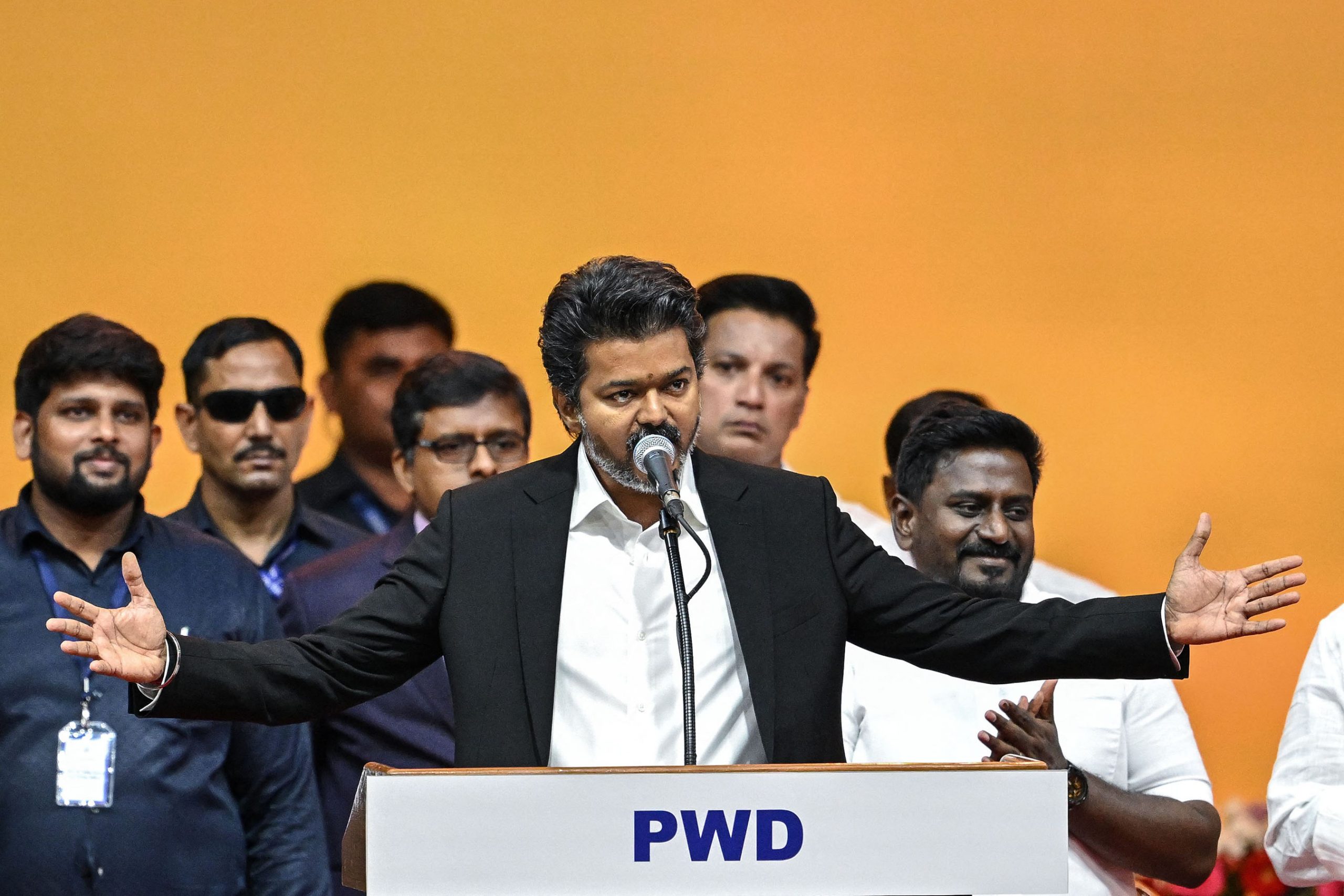विजयले तमिलनाडुको मुख्यमन्त्रीमा सपथ लिँदै गरे यी तीन घोषणा