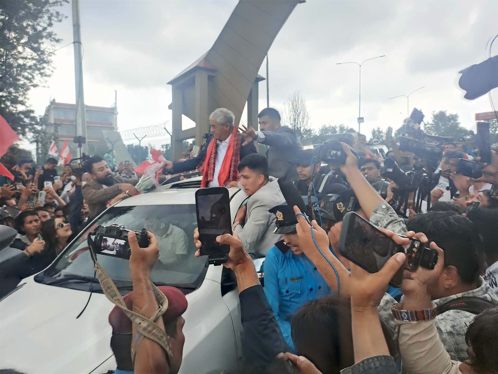 नेपाल आइपुगे देउवा