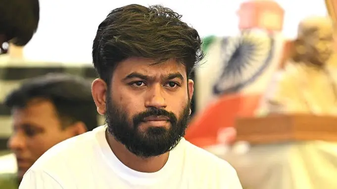 अभिजीत दीपकेको चुनौती– ‘म कागजात देखाउन तयार छु, तपाईंका नेताले डिग्री देखाउँछन् ?’